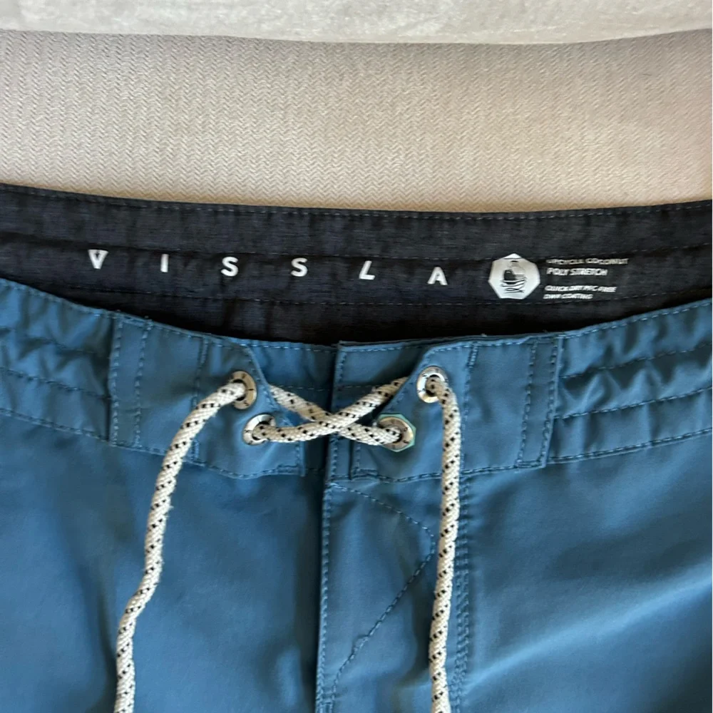 VISSLA‎ BoardShorts / Swim Shorts Men’s Size 38